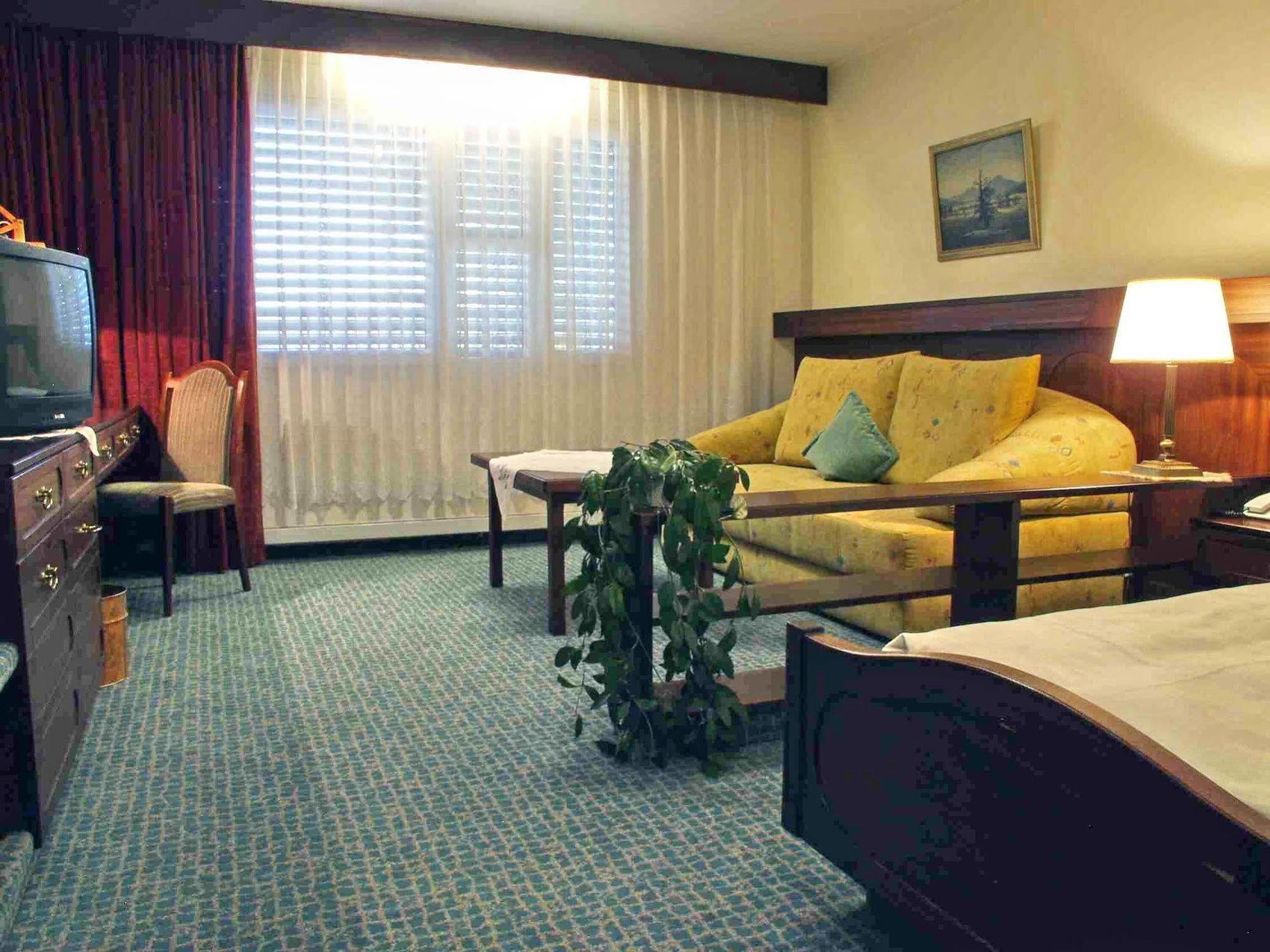 AKZENT Hotel Restaurant Altdorfer Hof Weingarten  Zimmer foto